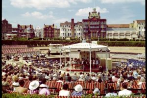 The Oval, Cliftonville by Elmar Ludwig